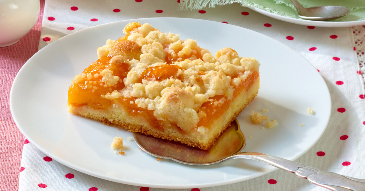 Apricot crumble cake - A. Darbo AG